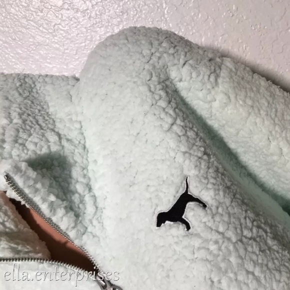 VS Pink Spring Rain Black Sherpa Quarter Zip - Picture 3 of 8